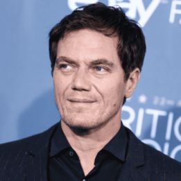 pessoa de pele clara e cabelo castanho