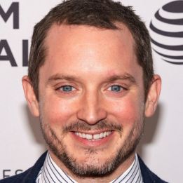 pessoa de pele clara e cabelo castanho